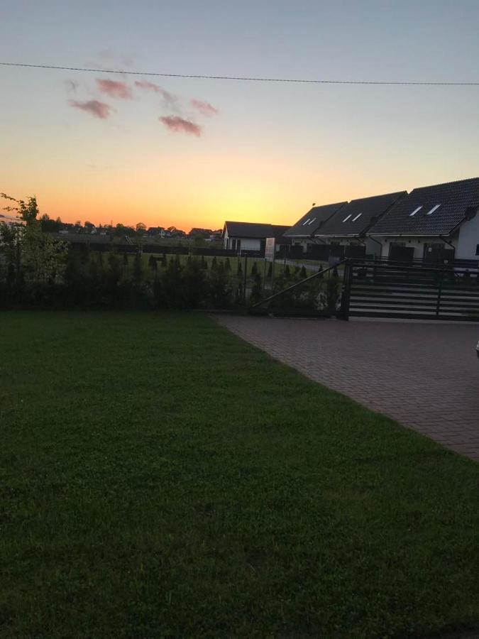 Pokoje Goscinne U Izy Łeba Esterno foto